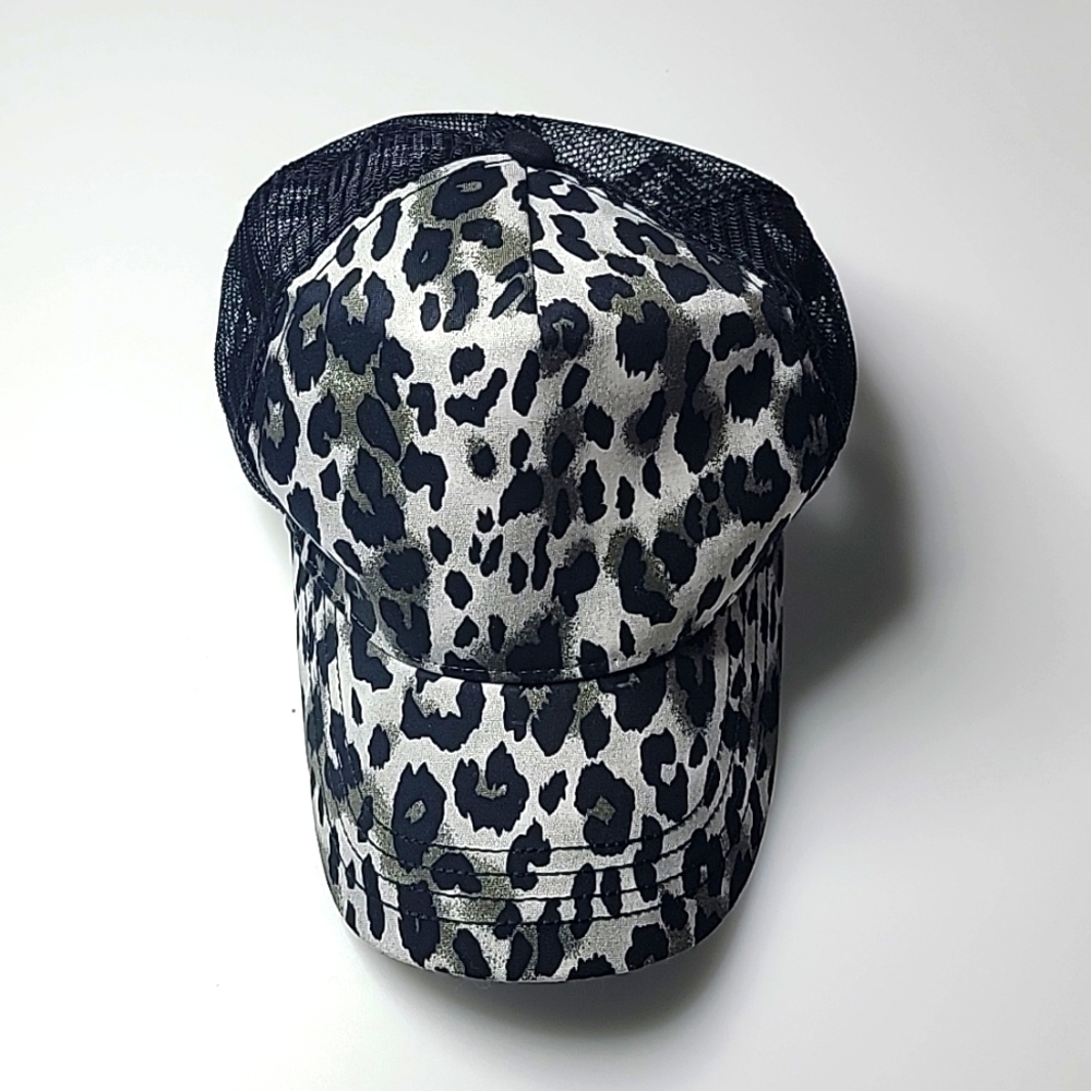 🤎BOGO🤎 Ladies Cheetah Trucker Hat